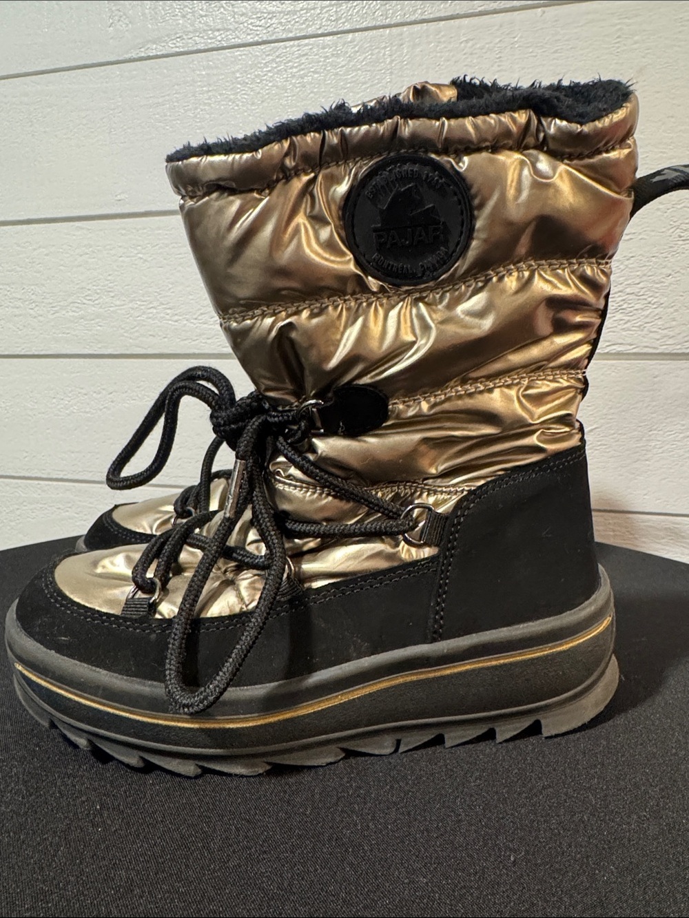Pajar Kids Metallic Gold and Black Insulated Snow Boots- 1.5 kids